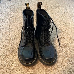 DR MARTENS